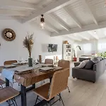 Tatil Evi Tetir Black House