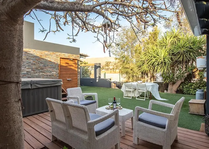 Casa de Férias Tetir Black House *