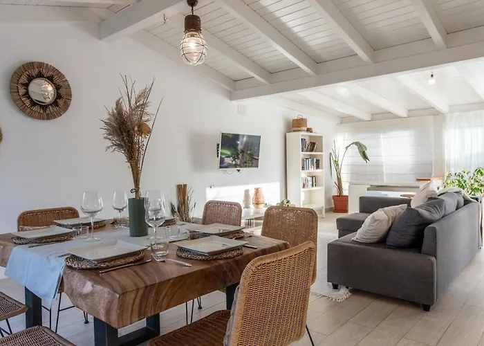 Casa de Férias Tetir Black House