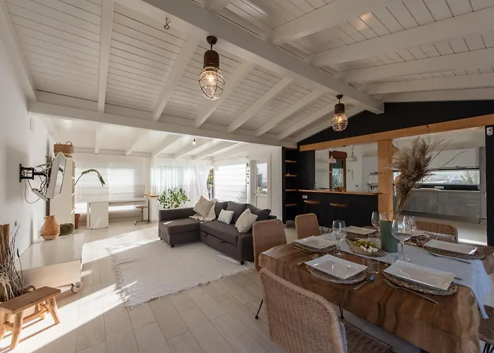 Casa de Férias Tetir Black House *