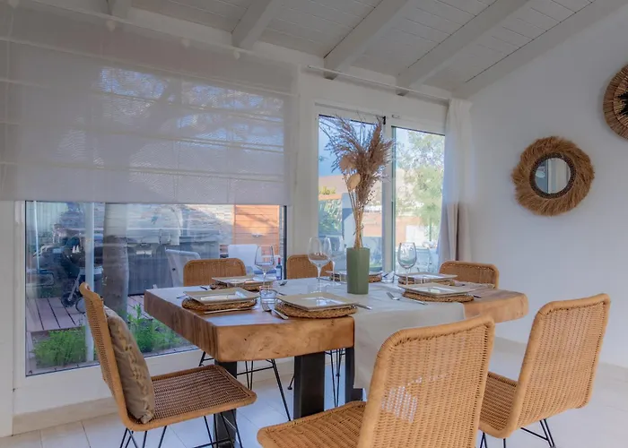 Casa de Férias Tetir Black House